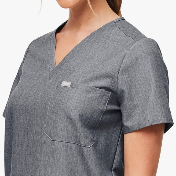 FIGS Catarina One-Pocket Scrub Top for Women – Slim Fit, Super Soft Stretch Medi - Picture 5 of 9